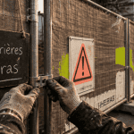 barriere heras sur chantier avec bâche acoustique